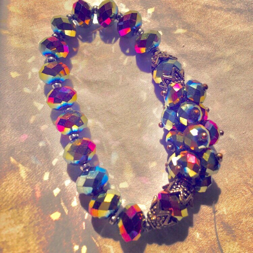 Enchanting multi-facet rainbow bracelet